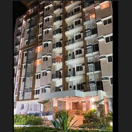 Cozy Suite Studio Type Condo In Matina Enclaves Davao City Esterno foto